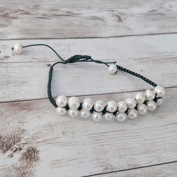 Unusual Pearl Bracelet - Adjustable - Picture 2 of 6